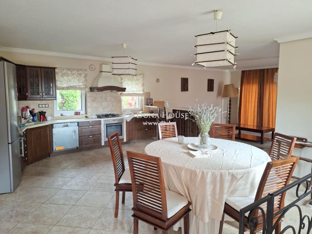 For rent House 2011 Budakalász, 