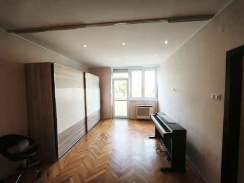 Kiadó Lakás 9700 Szombathely 