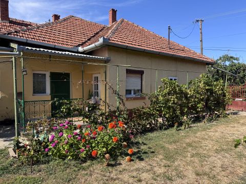 Eladó Ház 5720 Sarkad 
