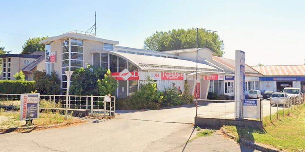 7400 Kaposvár , forgalmas úton — 1/21