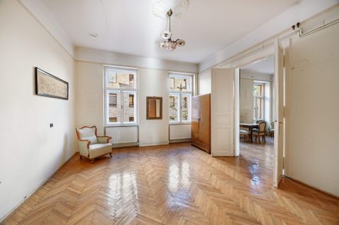 Eladó Lakás 1023 Budapest 2. kerület , GÜL BABA TÜRBÉNÉL 2 és fél szobás, erkélyes lakás eladó