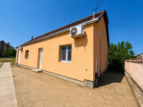Eladó Ház 2310 Szigetszentmiklós , 2310 Szigetszentmiklós, Városközpont