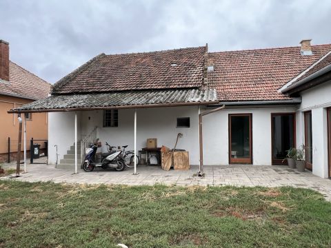 Eladó Ház 7000 Sárbogárd 