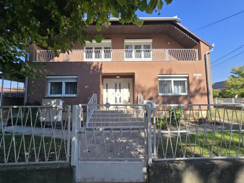 Eladó Ház 7940 Szentlőrinc 