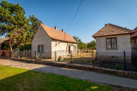 Eladó Ház 8095 Pákozd 