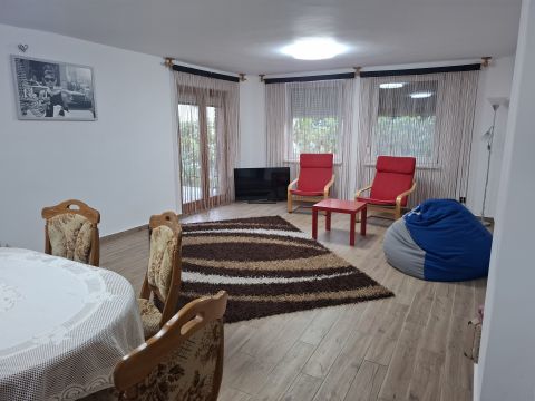 Eladó Ház 6727 Szeged Két generációs családi birtok medencével! 
