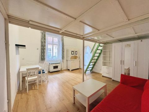 Eladó Lakás 1086 Budapest 8. kerület , 1086 Budapest 8, Kálvária tér környéke
