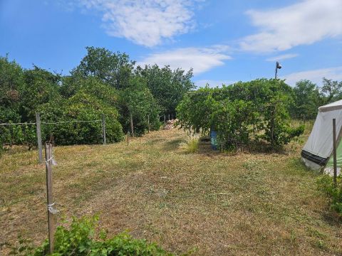Eladó Telek 2458 Kulcs , 2458 Kulcs, Kulcs focipálya