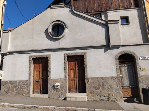 Eladó Üzlethelyiség 7625 Pécs 