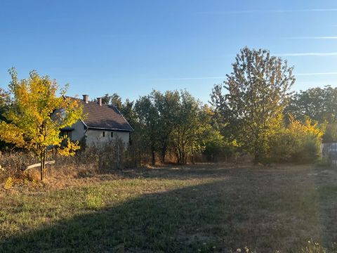 Eladó Telek 2730 Albertirsa Állomáshoz közel