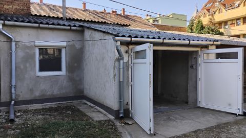 Eladó Tároló/Raktár 7400 Kaposvár 