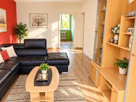 Eladó Lakás 8400 Ajka , 8400 Ajka, Belváros