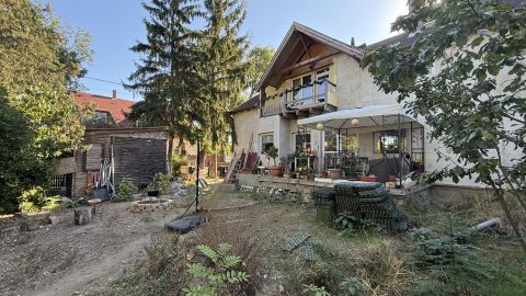 Eladó Ház 1161 Budapest 16. kerület RÁKOSSZENTMIHÁLY, Nappali+6 szobás, 185 m2-es ház.