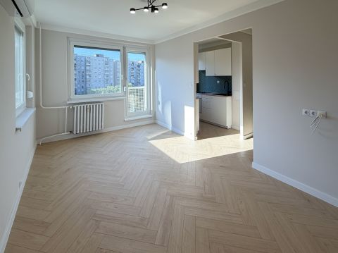 Eladó Lakás 1118 Budapest 11. kerület , Egyedileg átalakított, extra napfényes felújított lakás