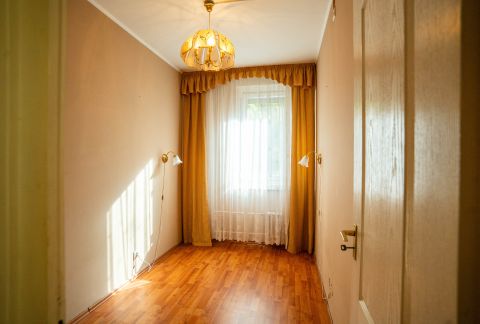 Eladó Lakás 1107 Budapest 10. kerület X.kerület Somfa köz 1+2 félszobás 1.emeleti erkélyes lakás