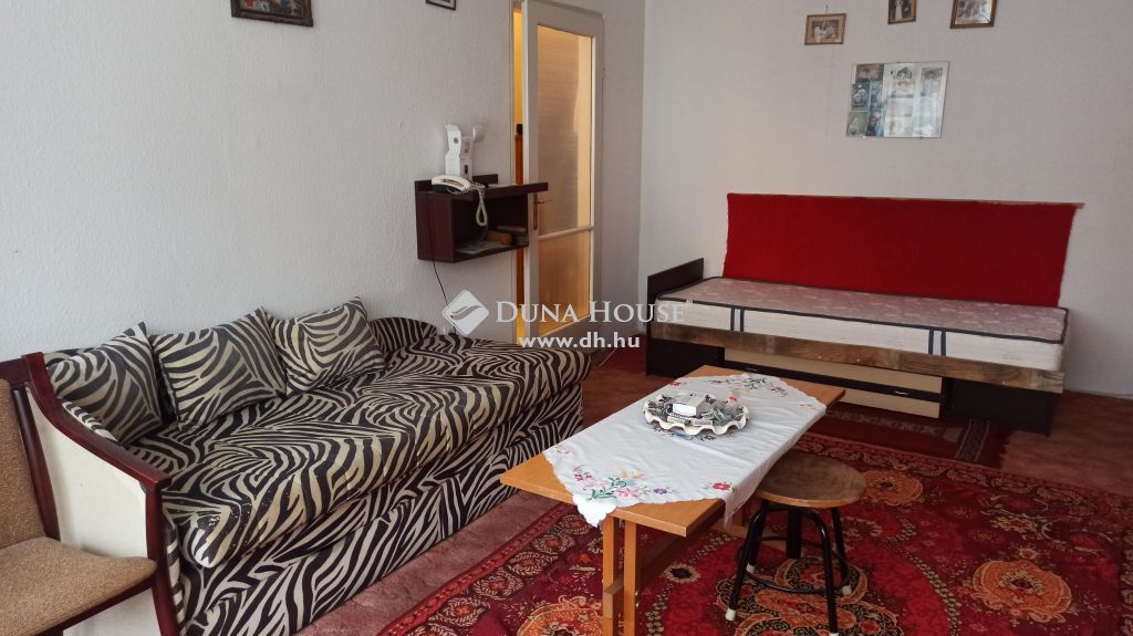 2310 Szigetszentmiklós , Központban — 1/12