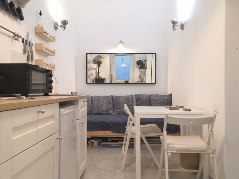 Kiadó Lakás 1082 Budapest 8. kerület , Corvinnegyedben felújított, bútorozott, gépesített lakás