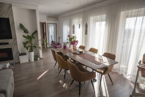 Eladó Iroda 2120 Dunakeszi 