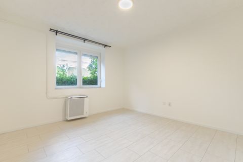 Eladó Lakás 1038 Budapest 3. kerület FRISSEN FELÚJÍTOTT GARZON, KOCSIBEÁLLÓVAL, TÁROLÓVAL, 