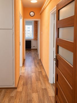 Eladó Lakás 6600 Szentes FELÚJÍTOTT, ERKÉLYES LAKÁS ELADÓ SZENTES KÖZPONTI RÉSZÉN! 