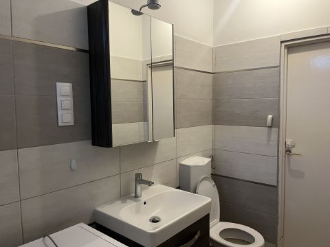 Kiadó Lakás 7633 Pécs 