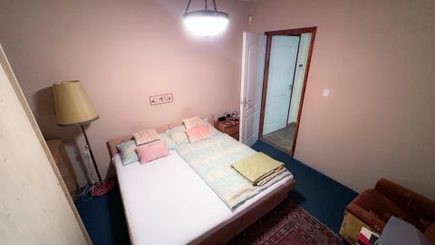 Kiadó Ház 6098 Tass 