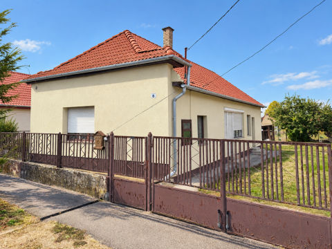 Eladó Ház 7135 Dunaszentgyörgy , Központi lokáció 