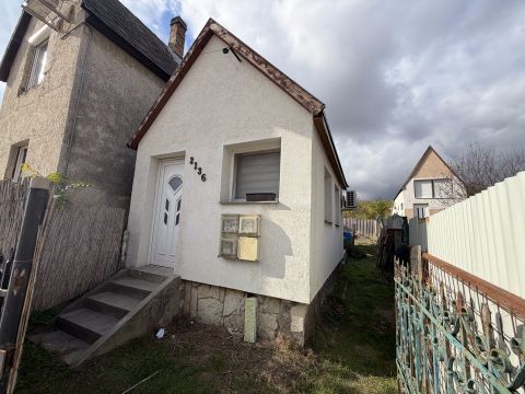 Eladó Ház 2858 Császár , Újszőlő